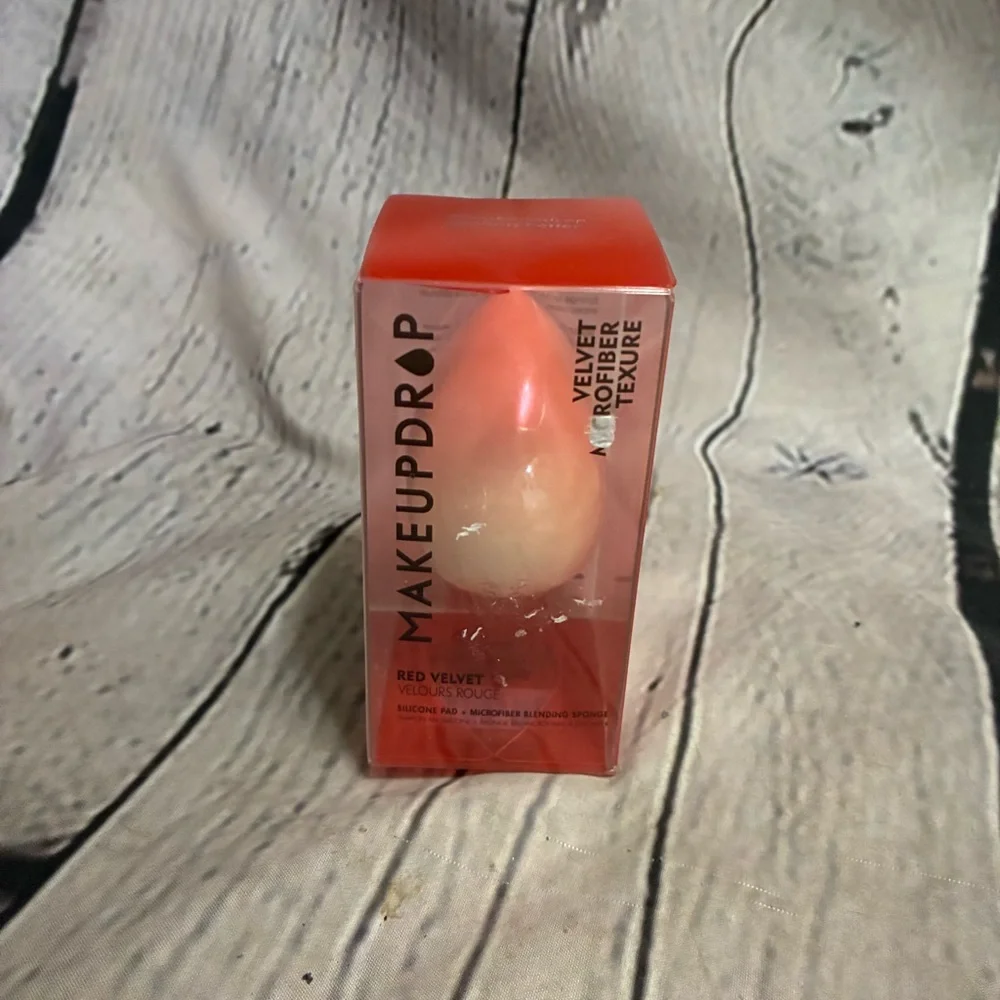 NIB MAKEUP DROP 'HYBRID SPONGE' SILICON PAD + BLENDING APPLICATOR RED VELVET NIP